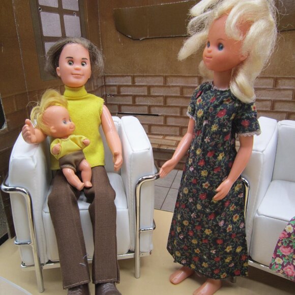 Mattel Vintage Sunshine Family Dolls (set of 5) - Picture 3 of 6